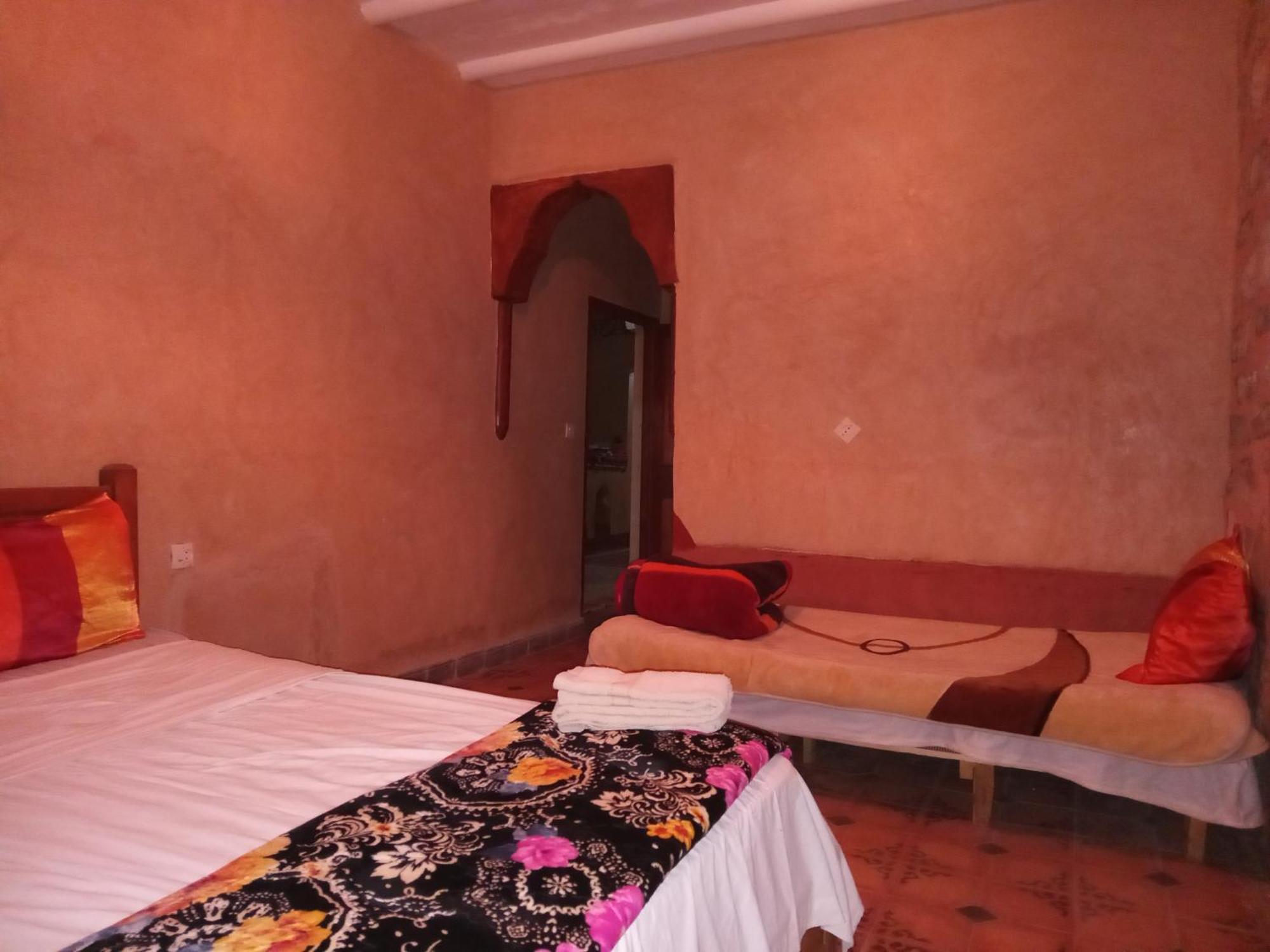 Dar Zara Hotel Tiourjdal Bagian luar foto